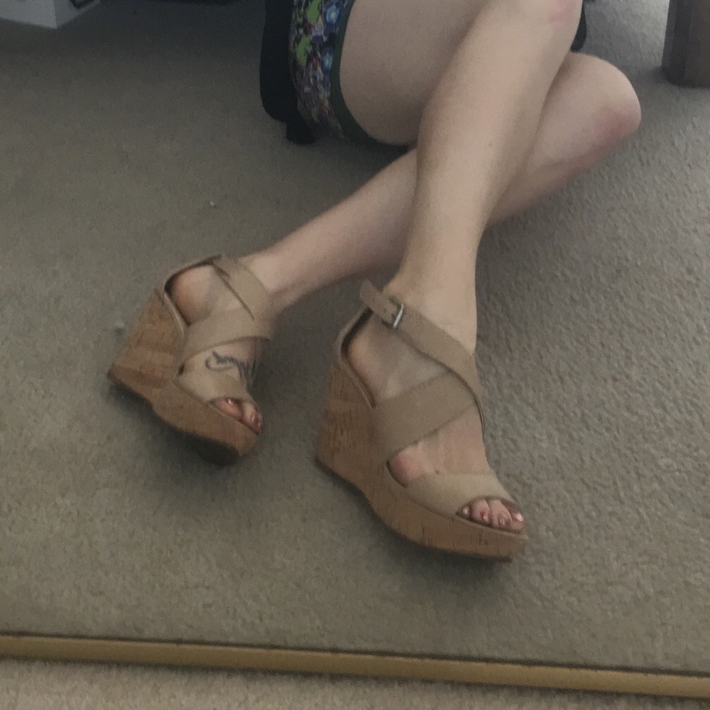 NINE WEST - Picture 2 of 6
